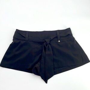 UEC Guess mid-rise black shorts with tied belt and elastic waist small